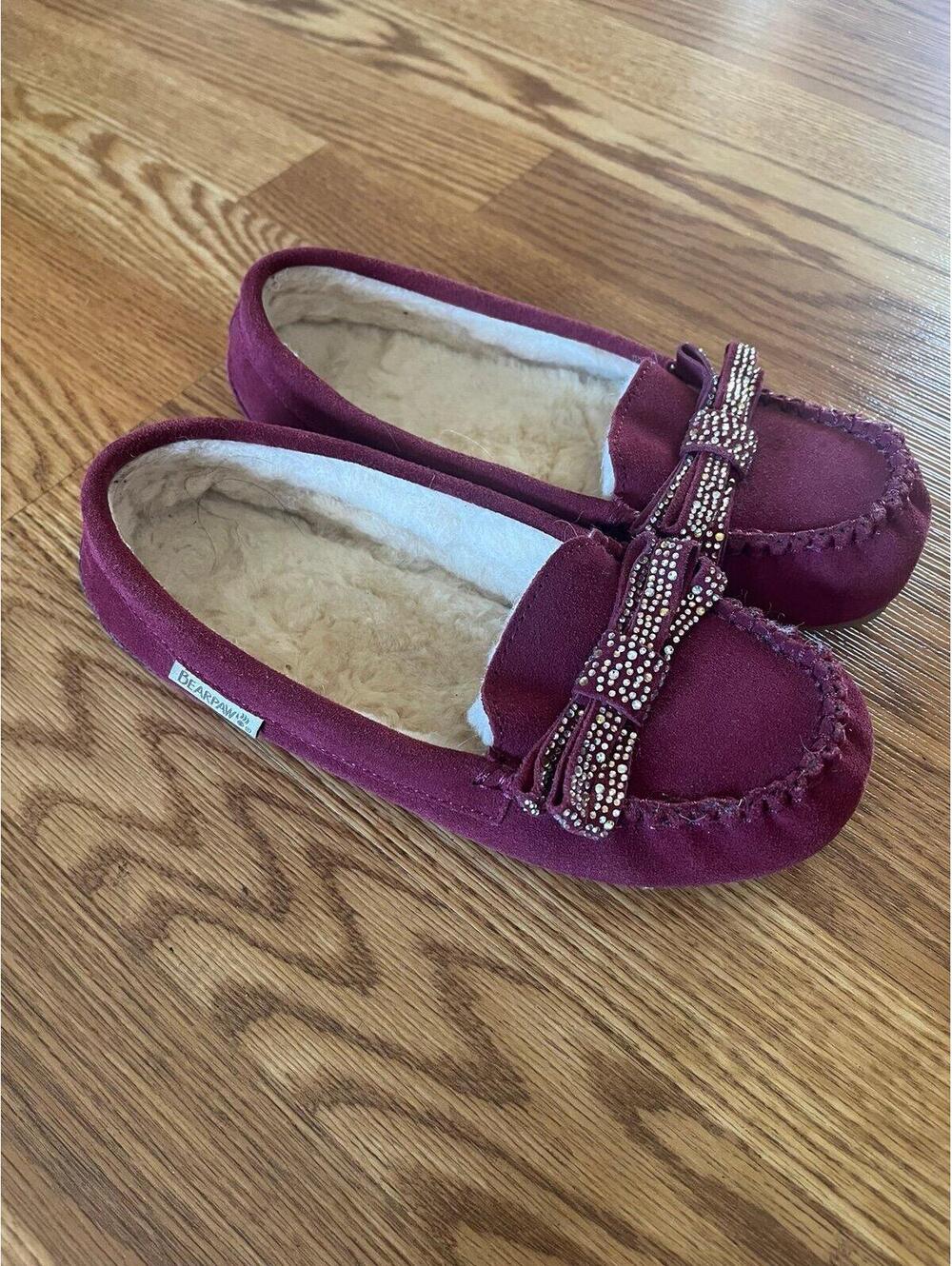 Women’s Bearpaw slippers burgundy Size 7